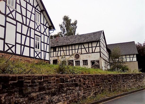 Fachwerkanwesen mit Geschichte sucht kreativen Geist zu Wiederbelebung in Mehren Westerwald