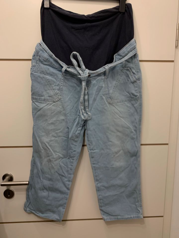 Bequeme locker fallende 7/8 Jeans von Bonprix in 42 in Saarburg