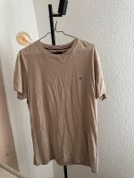 Herren tommy hilfiger t-shirt in beige Baden-Württemberg - Rheinstetten Vorschau