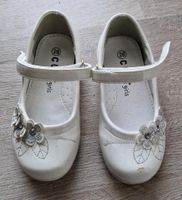 Weiße Riemchen Schuhe schöne Mädchen Schuhe in 26 Brandenburg - Nauen Vorschau