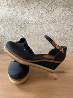 NEU Sandale Espadrilles Tommy Hilfiger Größe 39 blau marineblau Niedersachsen - Wanna Vorschau
