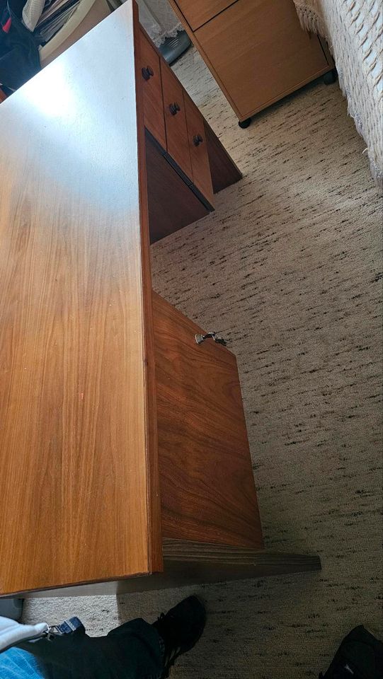 Alter Schreibtisch 60er 70er Echtholz Schublade Tür Vintage Retro in Obernkirchen