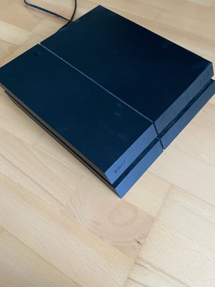 PlayStation 4 Ps 4 500 GB mit Controller in Espelkamp