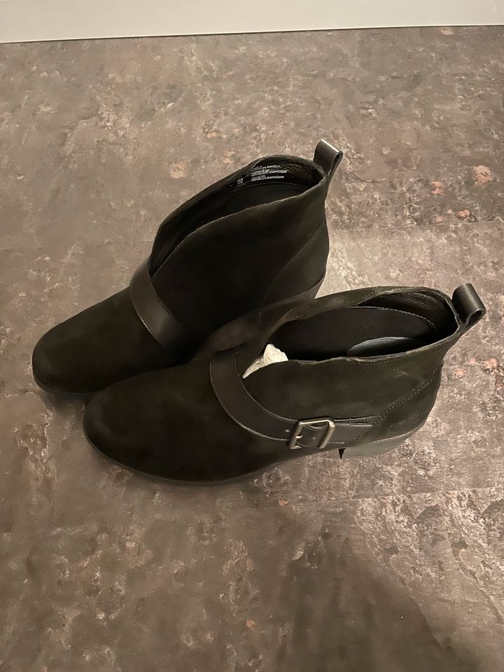 UGG Stiefeletten Innensohle gefüttert in Hausen i. Niederbayern