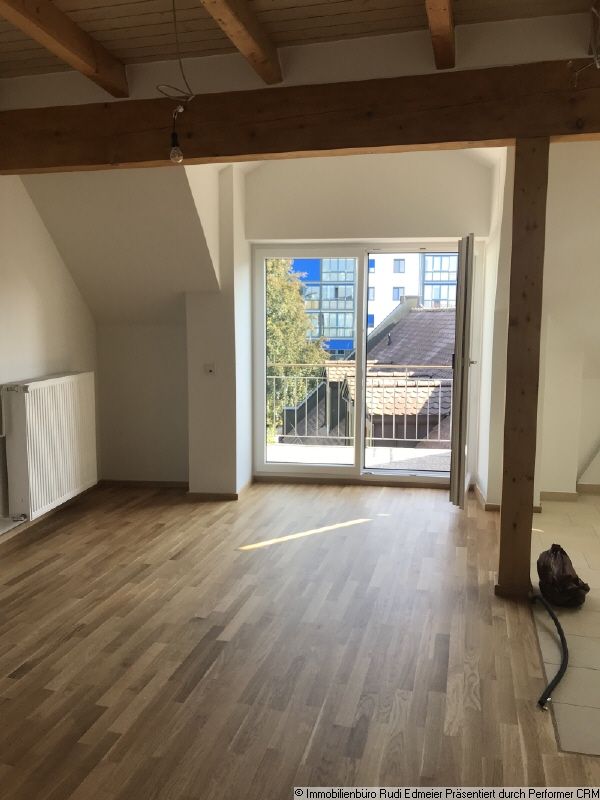 Sehr schöne 4 Zimmer Wohnung mit EBK und Balkon in Deggendorf