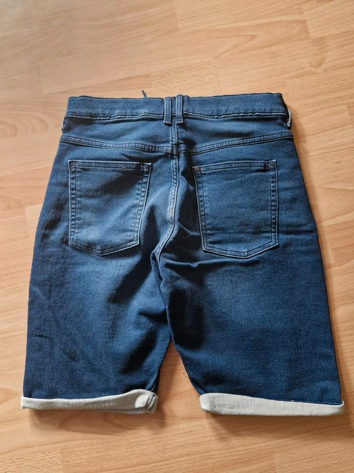 Super Soft Slim Fit Shorts Gr. 170 Pull-on-Shorts in Norderstedt