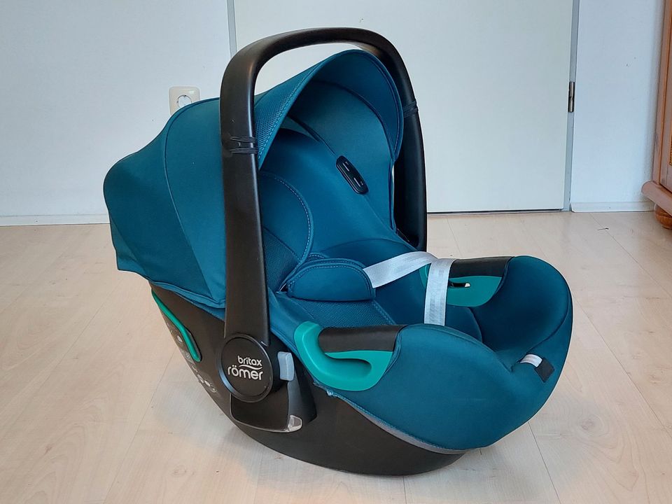 Babyschale Britax/Römer Baby-Safe Isense in München