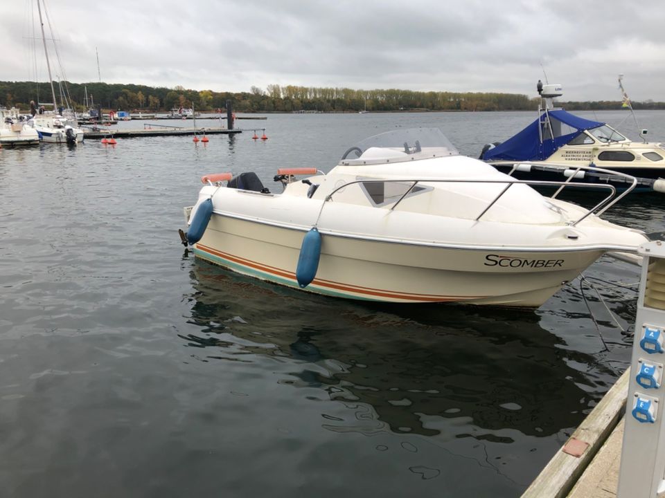 Sparsames Kajütboot 5,30 lang Quicksilver 510 in Berlin