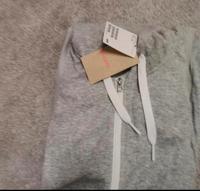 H&M Sport Weste mit Kapuze und rückenfrei M Neu mit Etikett Friedrichshain-Kreuzberg - Kreuzberg Vorschau