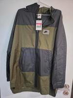 Neue Nike Regenjacke in Größe L Nordrhein-Westfalen - Kreuztal Vorschau