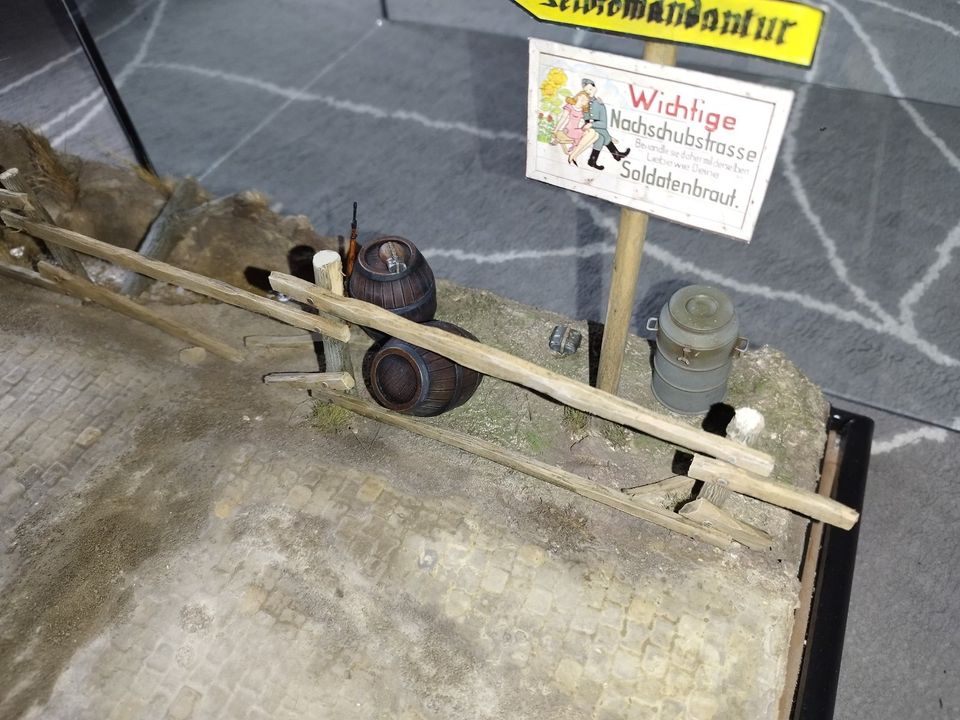 Schaukasten Diorama Militär WW2 1/16 (ohne Panzer o Fahrzeuge ) in Berlin