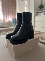 Stiefeletten mit Absatz in Schwarz Nordrhein-Westfalen - Herne Vorschau