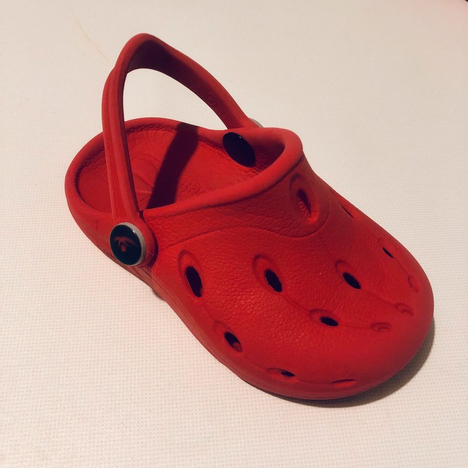 Duflex Hausschuhe Schuhe Clogs ähnlich Crocs rot Größe 20/21, 6/7 in Hamburg