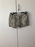 Short kurz Hotpants Stretch figurbetont Muster Sachsen - Markkleeberg Vorschau