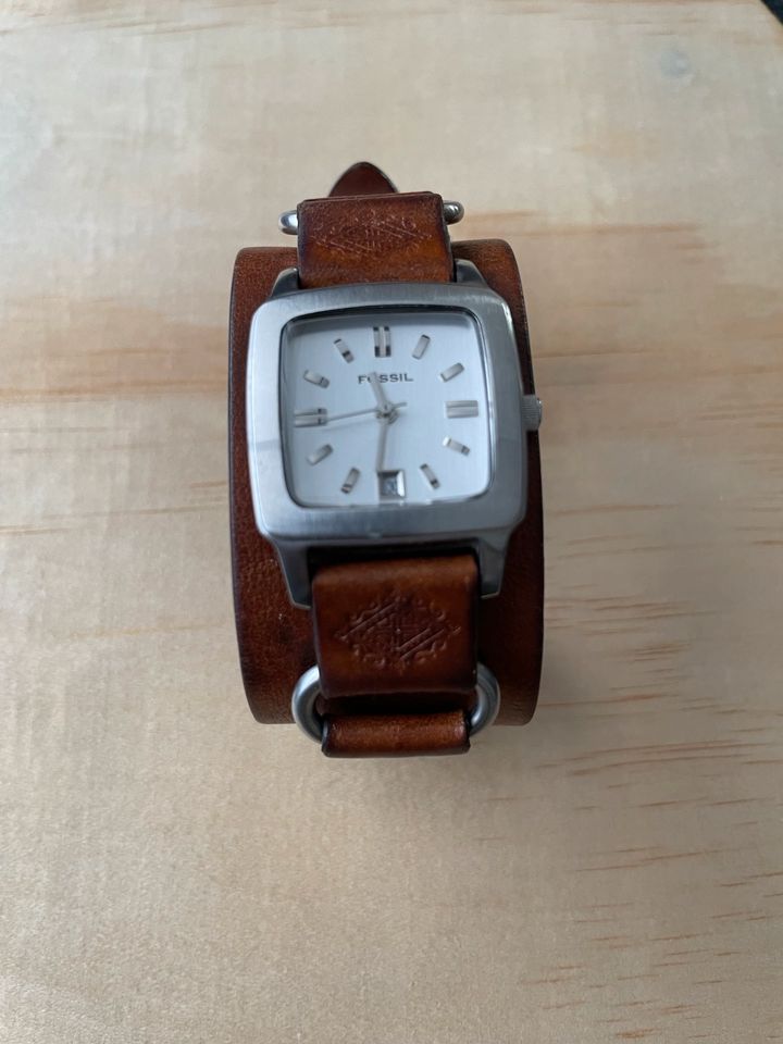 Fossil Uhr Damen, breites Lederarmband, Vintage Look in Nordrhein-Westfalen  - Schwerte | eBay Kleinanzeigen ist jetzt Kleinanzeigen