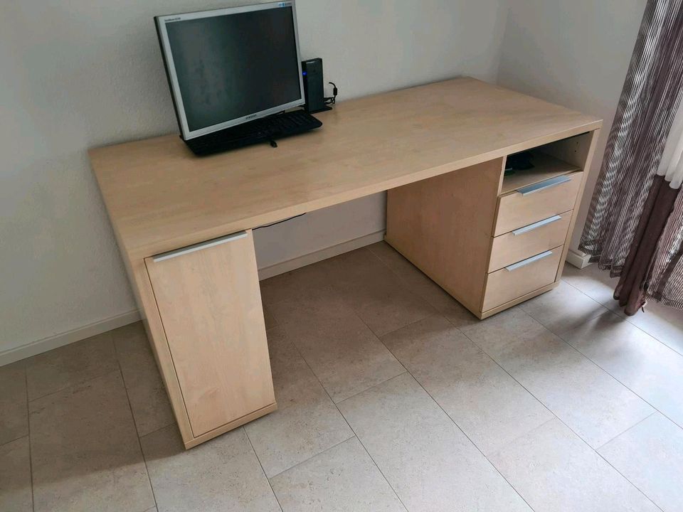 Schreibtisch, Tisch, Büro in Pforzheim