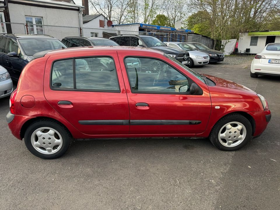 Renault  Clio  nur 141470 KM in Kassel