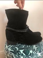 COX Schwarze Wildleder Stiefel Samt weiches Leder Gr. 39 wie neu Nordrhein-Westfalen - Troisdorf Vorschau