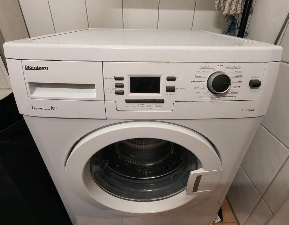 Waschmaschine Blomberg, gebraucht, leichter Defekt in Hamburg