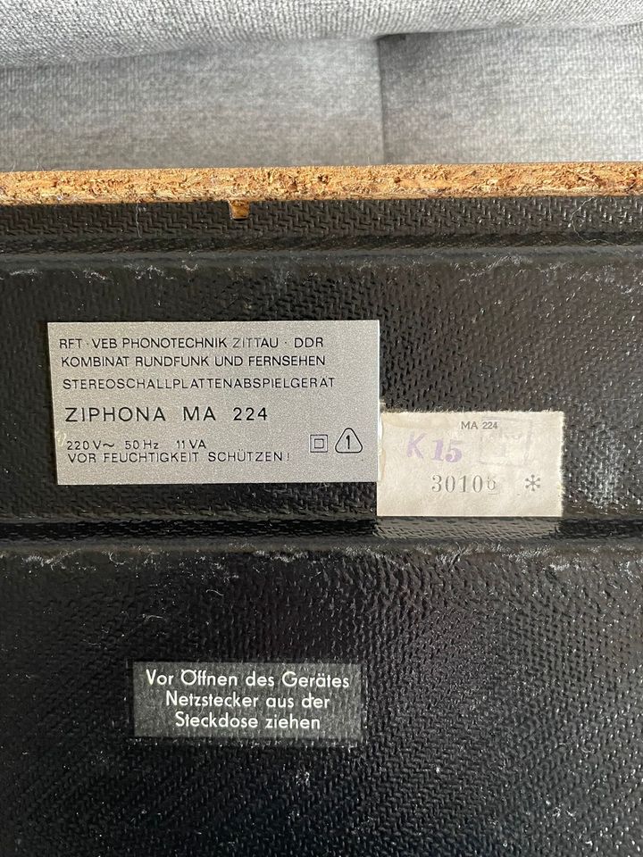 Plattenspieler DDR-Zeiten Ziphona Ma 224 mit Kompaktbox Rema B 92 in Schwerin