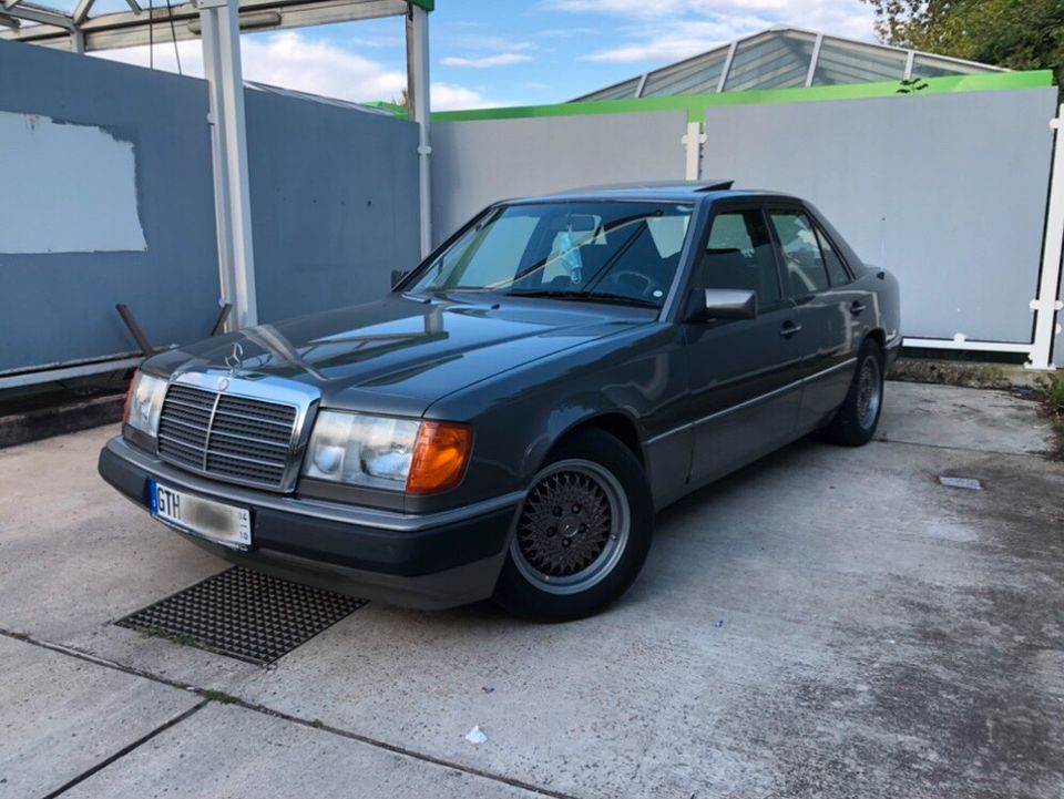 *** Mercedes-Benz 220E - w124 *** in Gotha