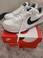 Nike MD Runner 2  Sneaker Sportschuhe Turnschuhe   gr. 40 neu Rheinland-Pfalz - Weingarten Vorschau