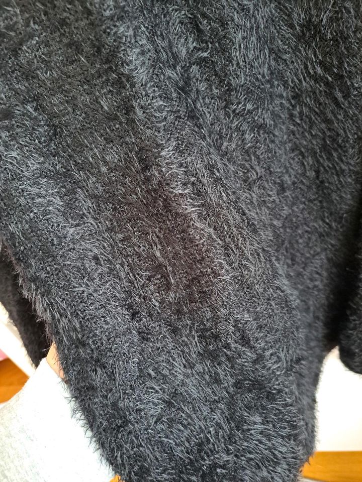 H&M 110 116 schwarz Cardigan Jäckchen teddy flauschig kuschelig in Lörrach