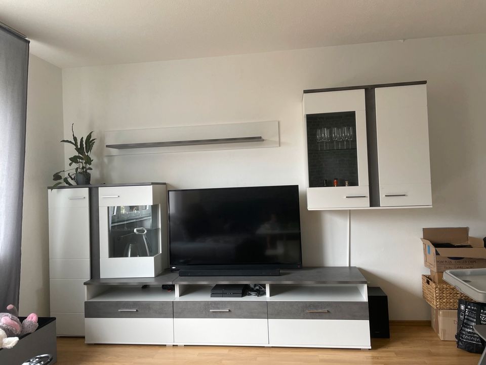 Wohnwand Tv Board mit Hängeschrank und Regal in Nordrhein-Westfalen -  Minden | eBay Kleinanzeigen ist jetzt Kleinanzeigen