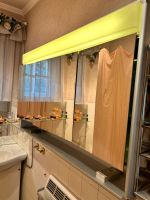 Spiegelschrank mit drei Spiegeltüren und Licht München - Schwabing-Freimann Vorschau