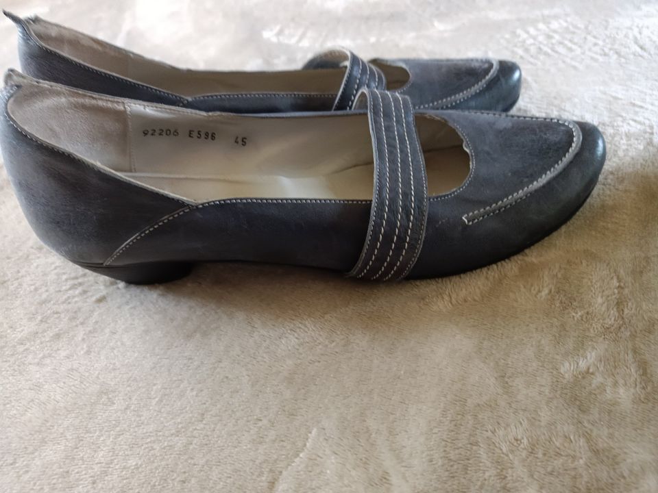 Schöne blau/graue Leder Pumps/ Ballerina von Fidji - Gr. 11/ 45 in Köln