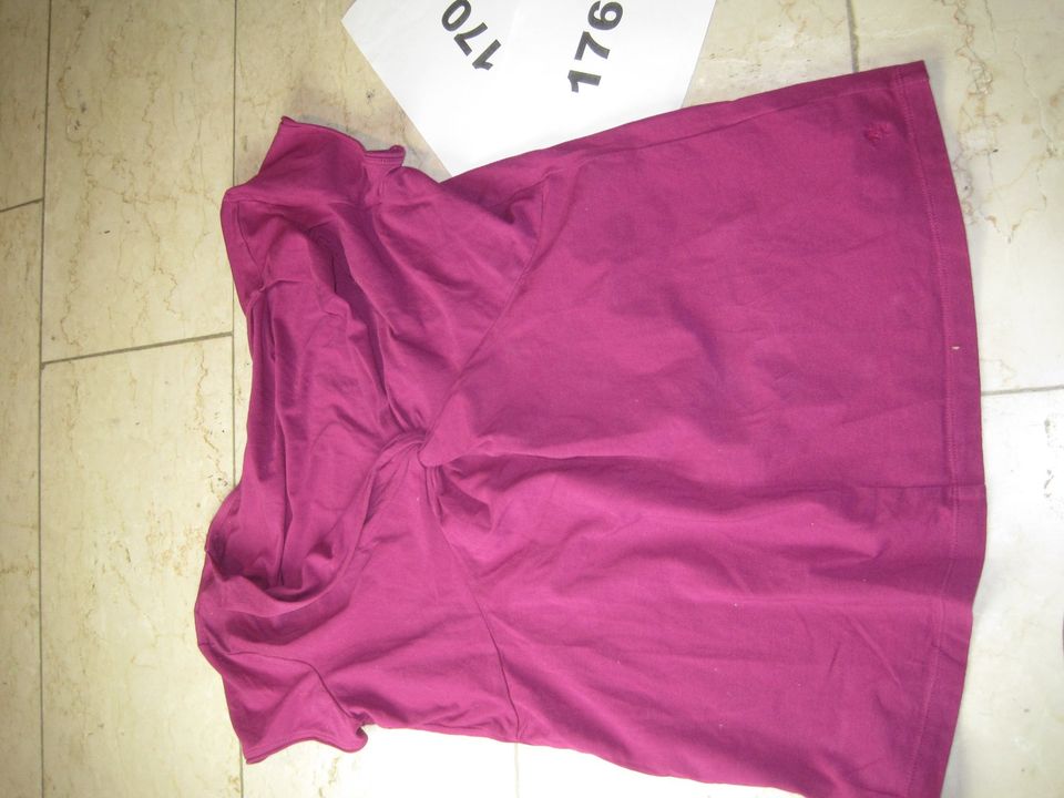 Kleidungspaket 170 Mädchen Nachthemd T-Shirts Bluse Rock Kleid in Hüttenberg