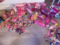 Barbie Konvulent Riesenpaket mit Möbeln, Krankenwagen, Pferden … Niedersachsen - Tappenbeck Vorschau