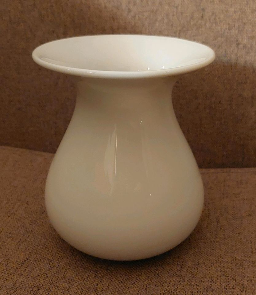 Kleine weiße Vase aus Dänemark in Dortmund