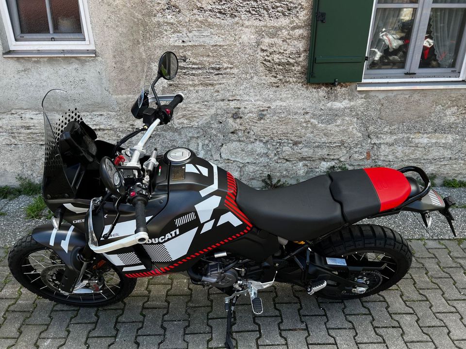 Ducati Desert X, 650 KM,93 DB, Garantie 2027 in Obersöchering