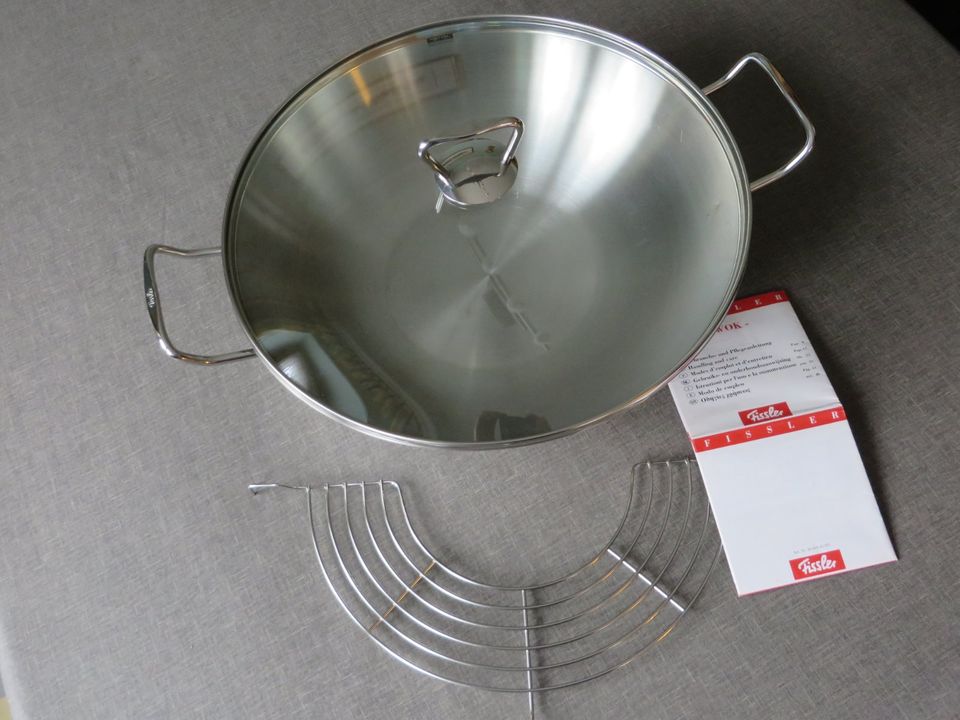 Edelstahl-Wok mit Glasdeckel von Fissler in Eitting