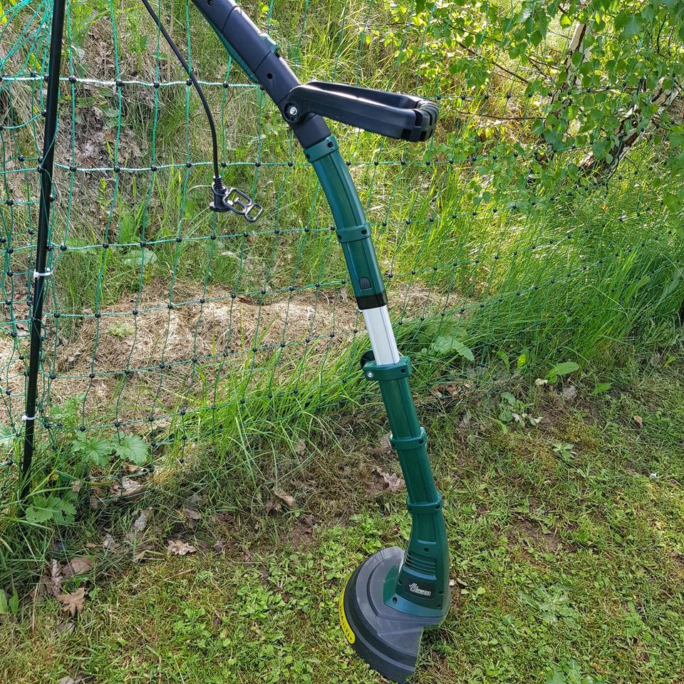 Elektrischer Rasentrimmer in Knüllwald