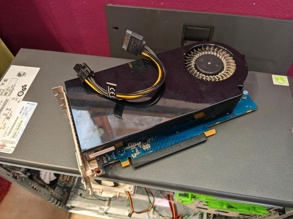 Fujitsu ESPRIMO P700 E90+ I5 2500 16GB RAM 120GB SSD Radeon 5750 in Meitingen