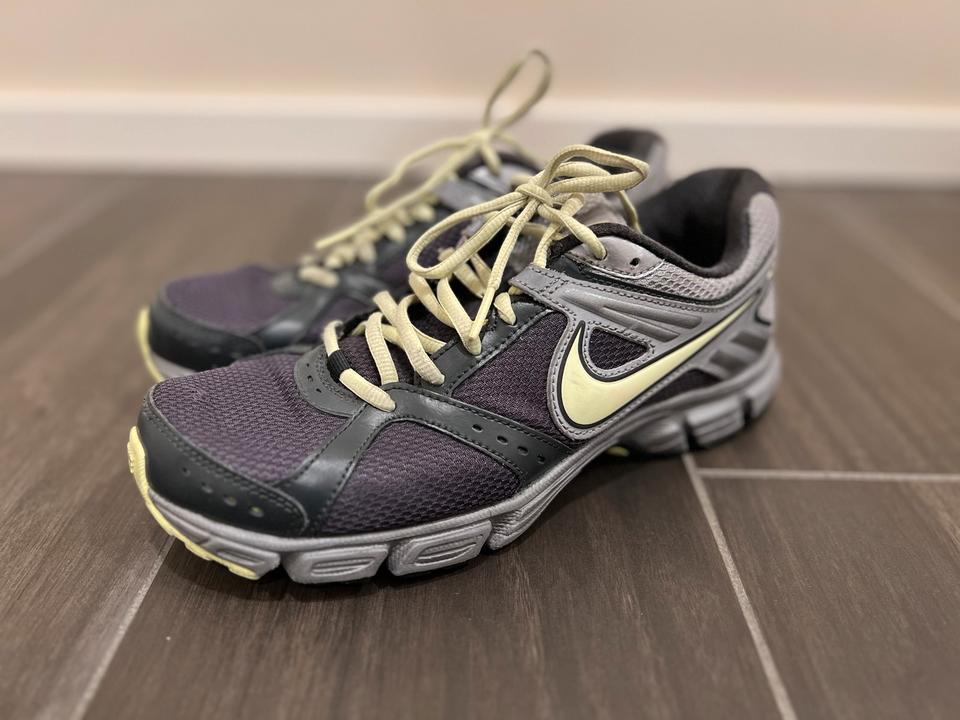 Nike Downshifter 4 GroBe 41 grau gelb grun pastell in Baden Wurttemberg Eningen kleinanzeigen