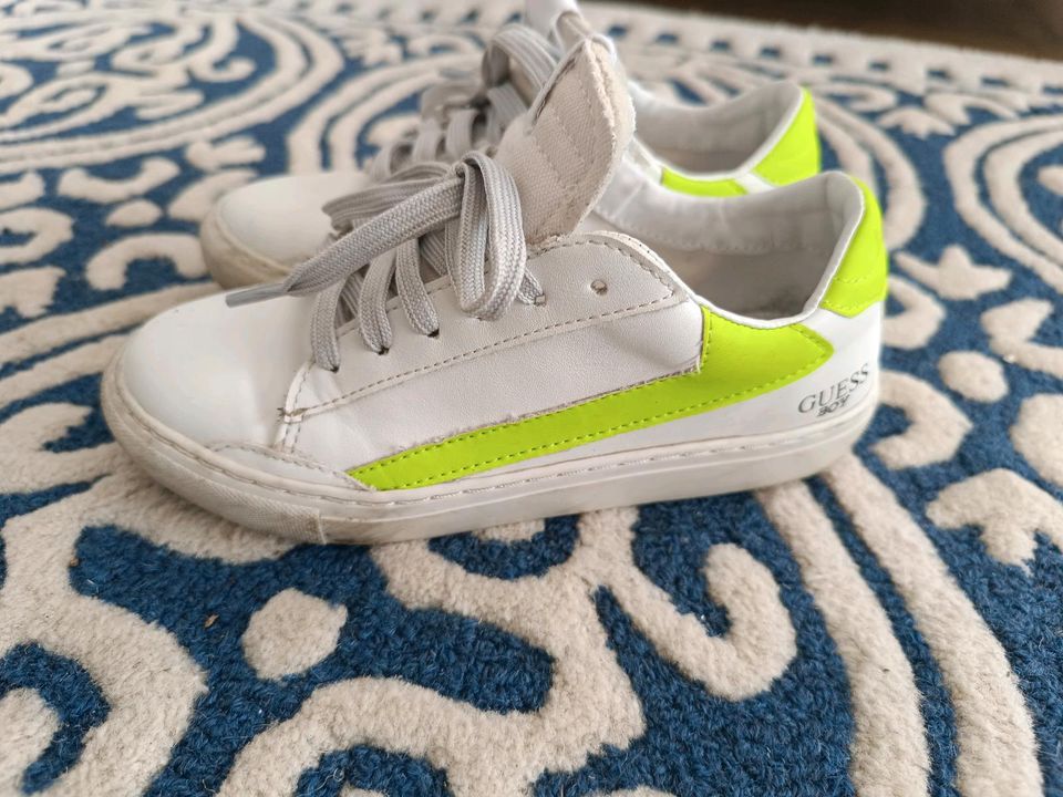 Guess Boys Sneaker Gr.33 Kaum getragen. Topzustand in Rülzheim