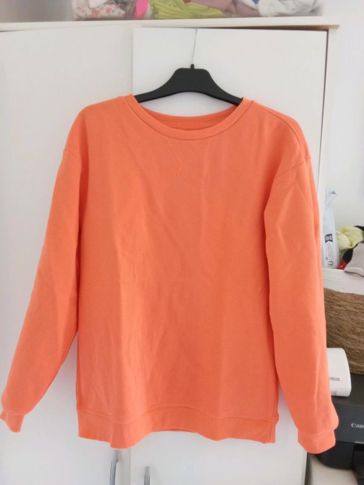 Uni Pullover in orange gr 158 unisex in Berlin