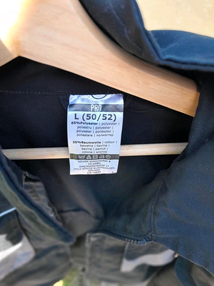 Tolle Arbeitsjacke! Nur zwei mal getragen!. Größe L in Fredenbeck