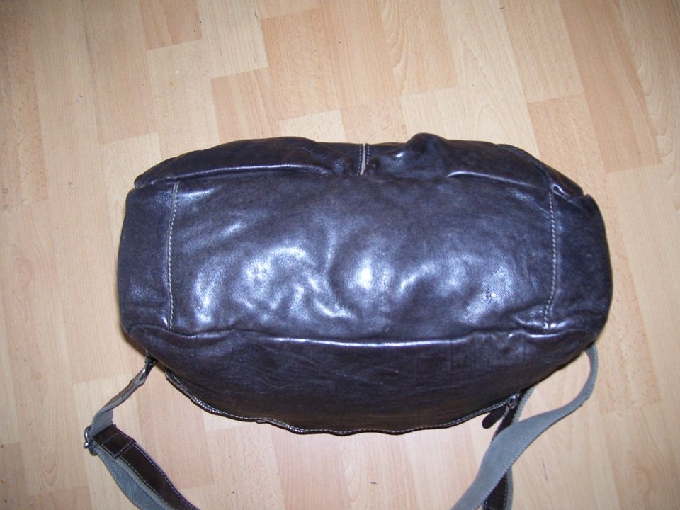 COWBOYSBAG Tasche Handtasche. Leder. Braun. Mit Schulterriemen in Kiel