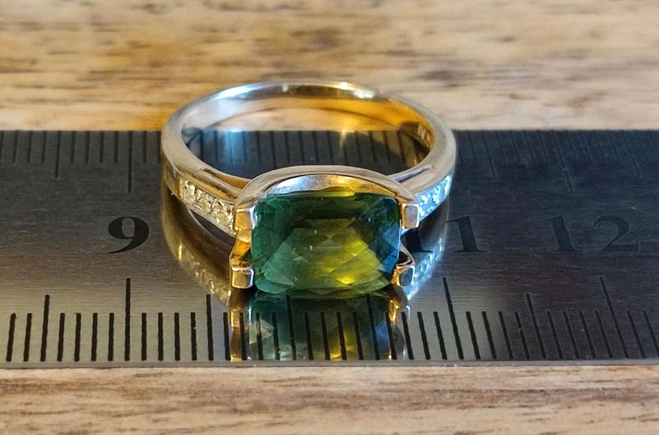 Echt gold ring 585 , 750 mit Diamanten, Smaragd? Turmalin ? in Nürnberg (Mittelfr)