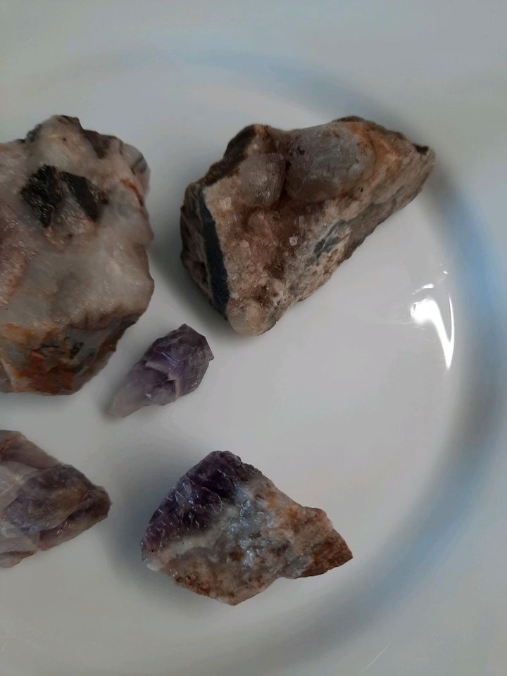 Konvolut Bergkristall echte Amethyste Natursteine in Cottbus