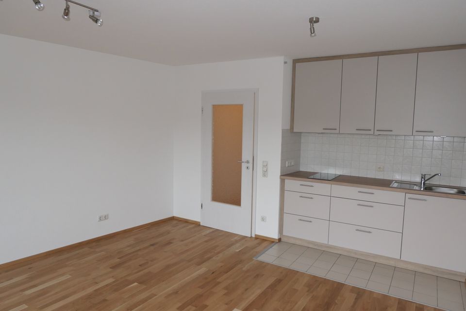 Frisch saniertes 1-Zimmer-Appartement mit Südbalkon und neuer EBK in Miesbach