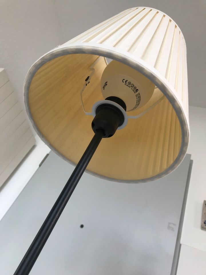 Ikea Stehlampe Creme Stehleuchte Lampe schwarz weiß Standleuchte in Köln