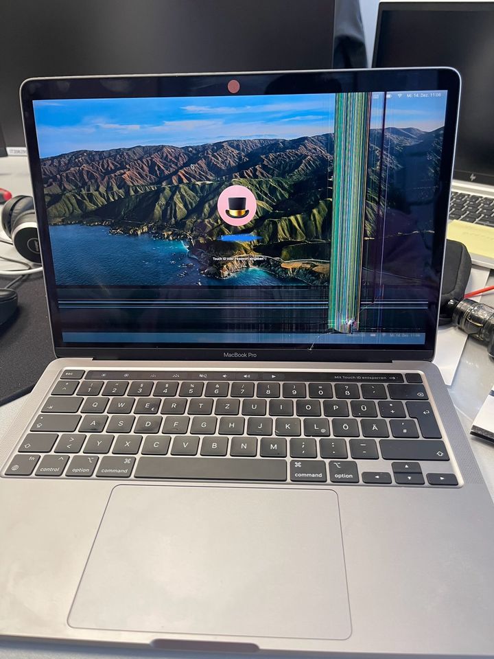 Apple Mac Book pro 13“ Retina Display defekt in Leonberg