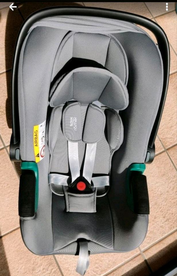 Babyschale Britax Römer Baby-Safe 3 i-Size in Kall