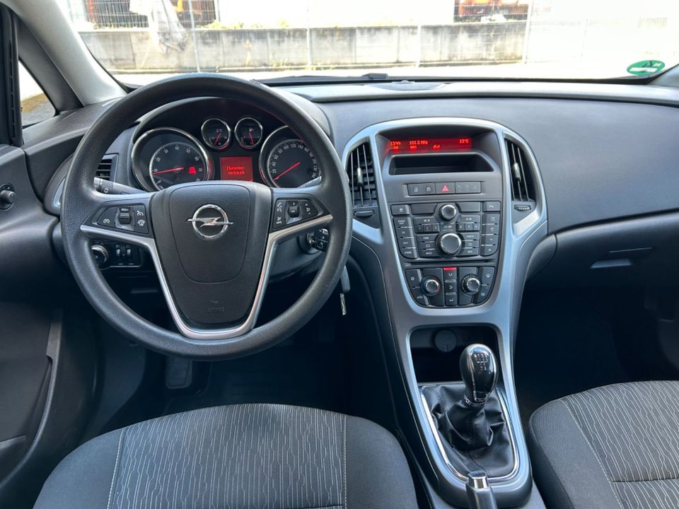 Opel Astra J Lim. Edition+PDC+Klima+Kupplung NEU+ in Bad Rappenau
