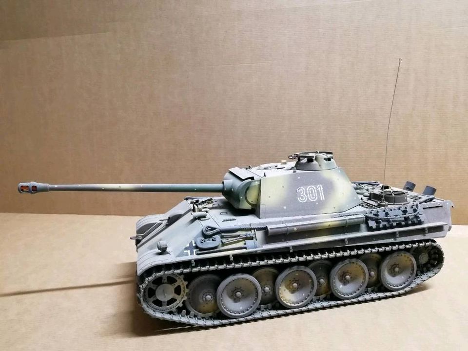 Tamiya Panther V Modell in Originallackierung in Igensdorf